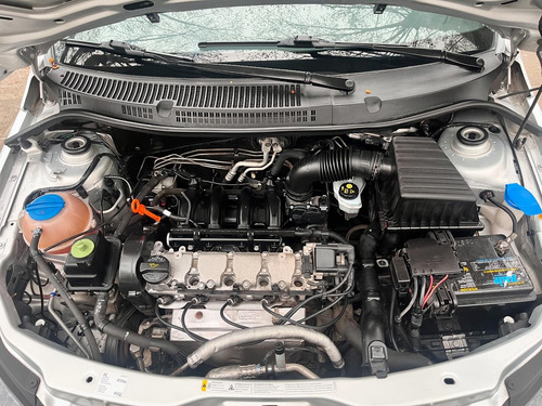 Volkswagen Voyage 1.6 Comfortline 101cv