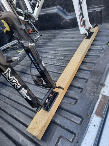 Imagen 2 de 7 de Soporte Porta Bicicleta Horquilla Alumunio Jaws