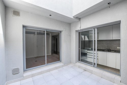 Imagen 13 de 14 de Departamento De 1 Dormitorio En Venta Con Patio En El Centro De Rosario