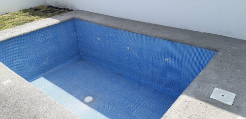 Imagen 1 de 22 de Preciosa Casa Con Alberca Propia En Cumbres Del Lago, Terraza, Jardín, 3 Recs..