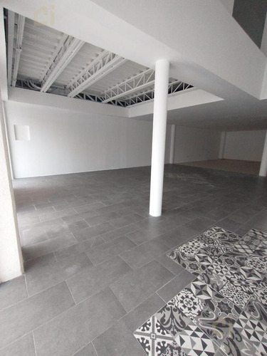 Impecable Local En Plaza Santa Ana, Amplísimo Y Mezanine