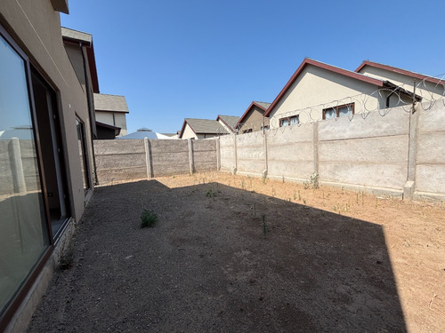Arrienda Casa Nueva - 3d + 3b - Mall Tobalaba