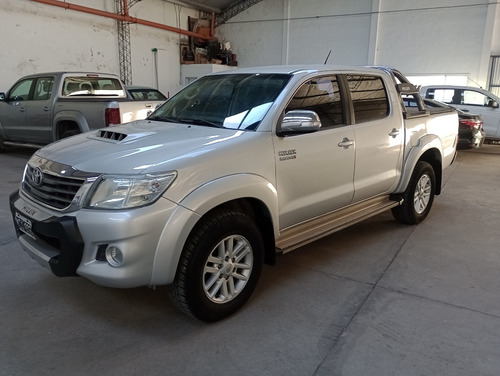 Toyota Hilux 3.0 Cd Srv Cuero I 171cv 4x4 5at