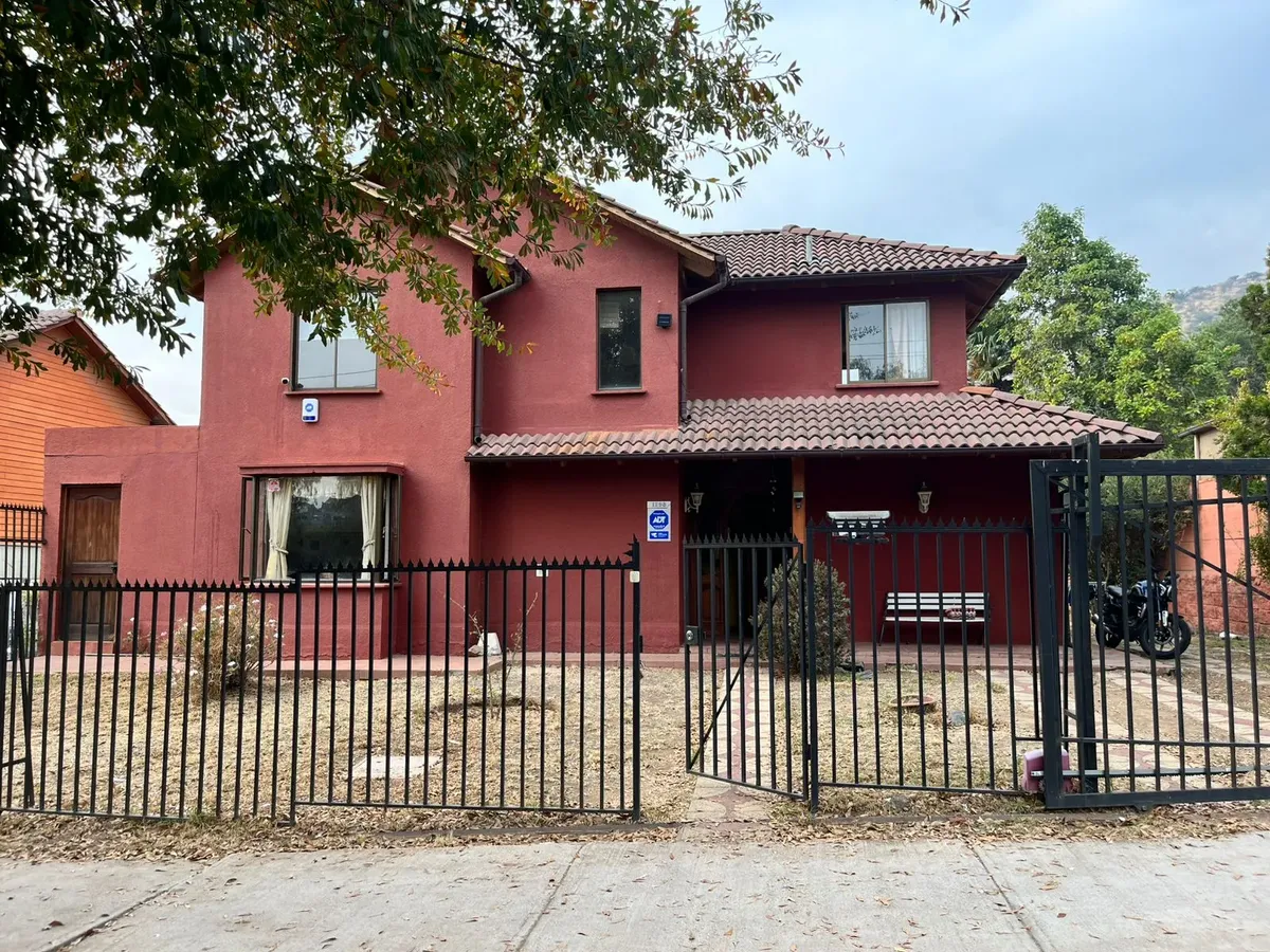 Imagen 1 de 21 de Casa Sobre Av. Las Flores, Potencial Uso Comercial