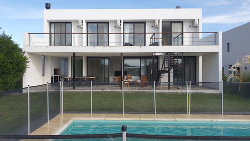 Casa En Venta A La Laguna De Ecuestre - Costa Esmeralda