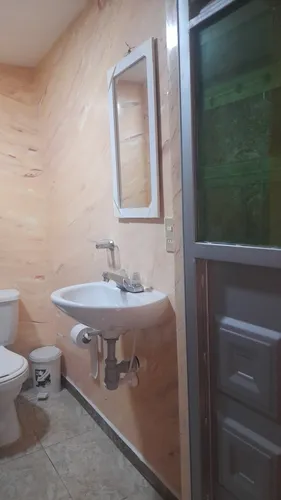 Casa Con 5 Apartamentos,4 Baños,4 Cocinas,un Aparta Estudio,
