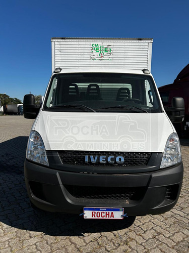 Iveco Daily 35s14 Ano 2015 Com Baú De 3,90 Mt