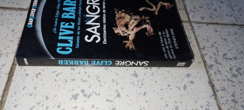 Libro Sangre De Clive Barker Gran Super Terror En Español (Usado)
