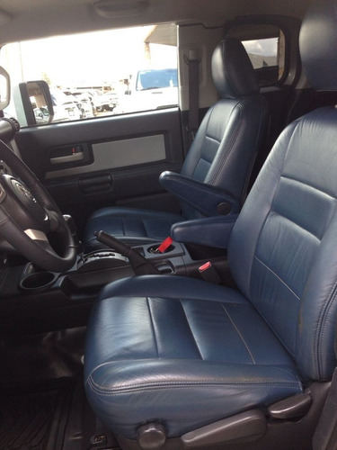 Imagen 6 de 13 de Toyota Fj Cruiser Premium 4x4 6 Cil Aut 2009 Gris