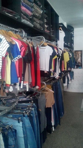 Vendo Fondo De Comercio: Local De Ropa Unisex
