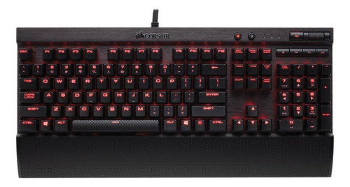 Teclado gamer Corsair Lux K70 QWERTY Cherry MX Red inglés UK color negro con luz roja