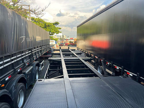 Carreta Bug Porta Container Frente Bitrem 9 Eixos São Pedro