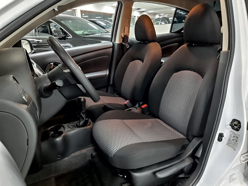 Nissan Versa 1.0 12v Conforto 4p 2017