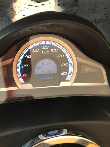 Imagem 5 de 7 de Honda Pcx Prata Fosca - 2017 - Baixo Km