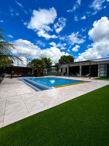 En Venta Casa Campestre En La Vereda La Llanerita (vía Puerto López) En Villavicencio