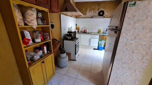 Imagen 6 de 11 de Vende Casa 3 Dormitorios , Azotea Y Sotano De 132 M2 - Cordón