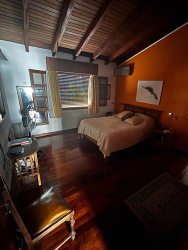 Vendo Espectacular Casa Padrón Único, 4 Dormitorios, 3 Baños, Cochera, Patio, Barbacoa Con Parrillero, Piscina Y Más, Acepta Banco, Parque Batlle.