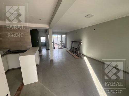 Casa Venta Rincón Lindo, Cipolletti, 3 Dormitorios, 2 Baños, Cochera Y Jardín (apto Crédito)