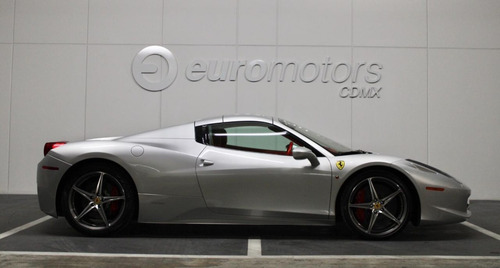 Imagen 1 de 11 de Ferrari 458 Spider 2012