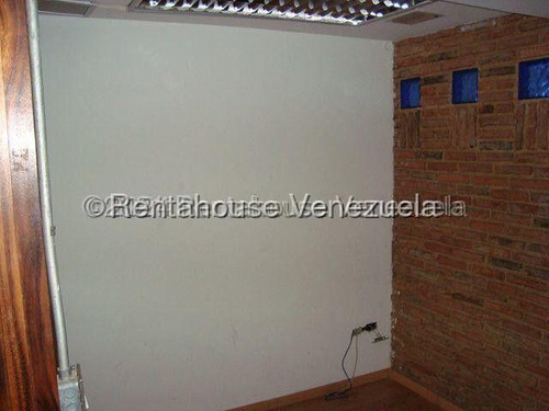 Alquiler De Amplio Galpón / Deposito Con Oficinas Y Ubicación Estratégica Al Lado Del Centro Comercial Sambil. Mls #26-334 Mv