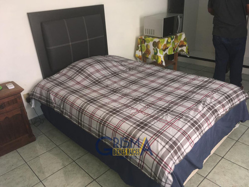 Recámara En Renta En La Rivera