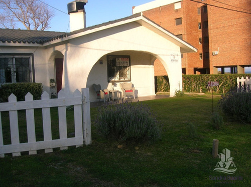 Casa En Brava, 3 Dormitorios *- Ref: 28750
