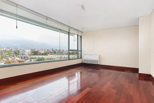 Vende Penthouse Vista Despejada Al Oriente