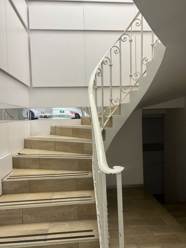 Casa Con Uso De Suelo Comercial En Polanco