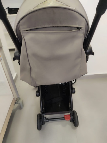 Carrinho De Bebê De Paseio Babyzen Yoyo Cinza Preto Preto (Usado)