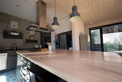 Casa De Arquitectos En Venta De 6 Dorm. En Olmué