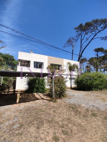 Alquiler Casa En Montoya, 4 Dormitorios Más Servicio.- Ref: 444