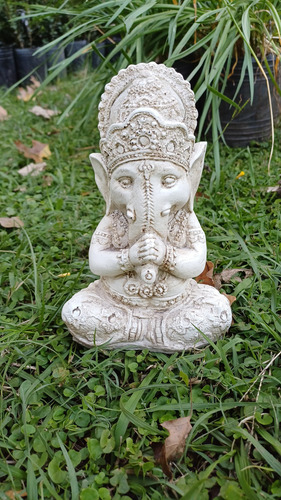 Ganesha Bebé De 20 Cm De Resina Crema