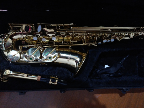 Saxofón 