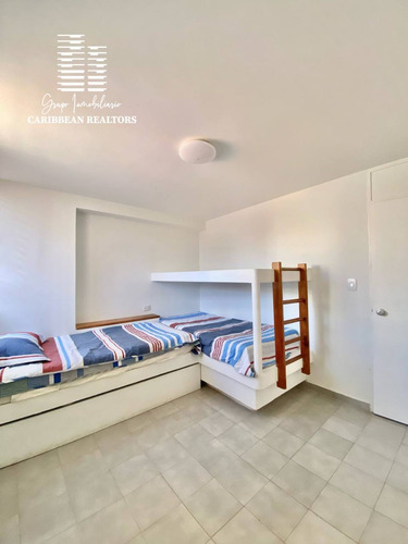 En Venta Penthouse Con Hermosa Vista Al Mar En El Conj Resd La Balandra, Pampatar