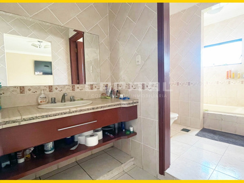 Casa En Venta (2 Casas En Un Terreno) - Zona Mercado La Ramada
