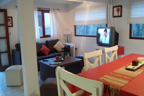 Imagen 11 de 14 de Cabaña Del Árbol 3 Ambientes Con Piscina Patio Con Parrilla