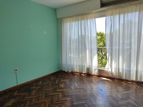 3 Dormitorios , Balcón Y Garage