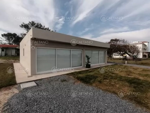 Venta Casa Primera Linea 2 Dormitorios 2 Baños - Piriapolis