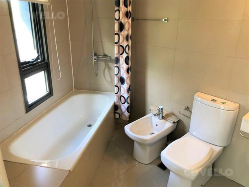 Imagen 19 de 30 de Venta Apartamento Unique ! 1 Dormitorio Con 2 Baños, Piso Alto Al Frente ! Se Vende Equipado !!!