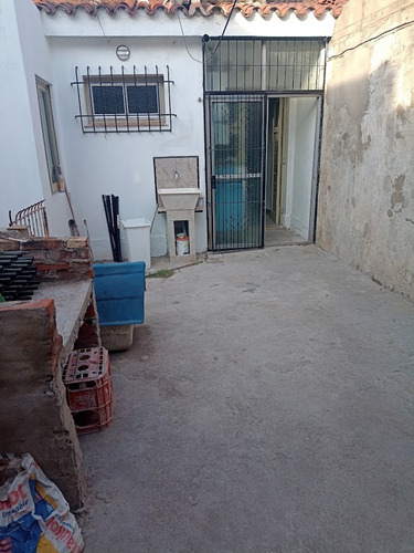 Casa De 3 Ambientes En Alquiler En Ciudad Evita.