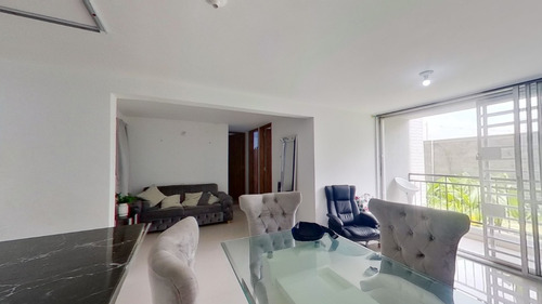 Apartamento En Piso 1, Conjunto Residencial Cafeto, Cachipay, Al Sur De Cali. Área 75m2.