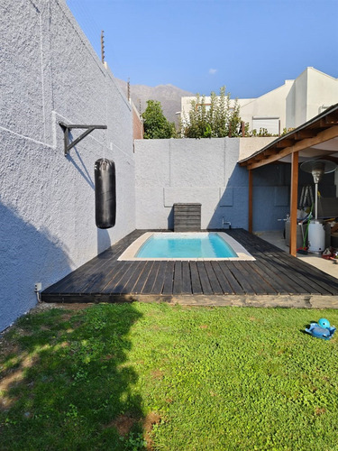 Casa En Venta De 4 Dorm. En Codominio