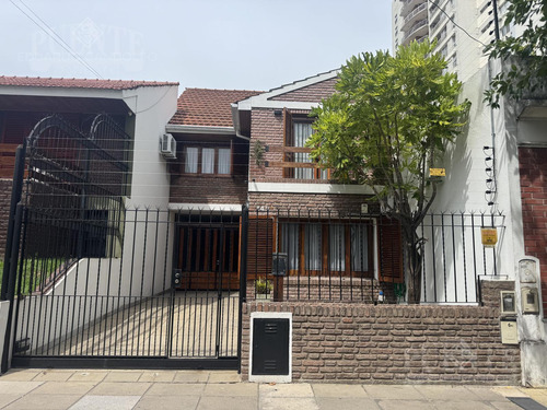 Impecable Casa A Mts De La Avda Y Del Fcgr - Apta Crédito!!!