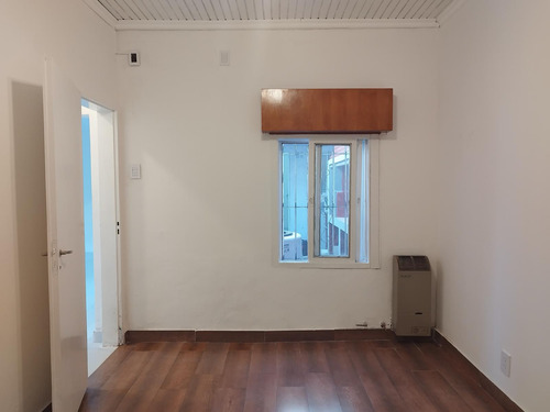 Casa De 4 Dormitorios Con Cochera En La Plata