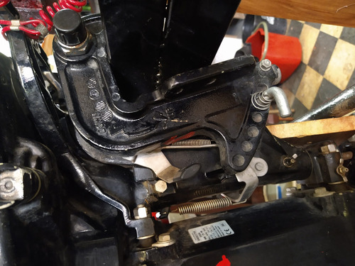 Imagen 10 de 15 de Mercury 25hp Sea Pro 2006 Leer