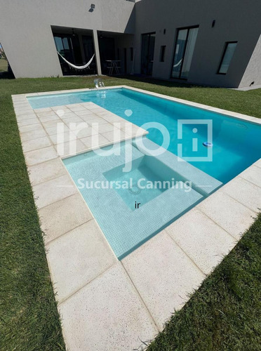 Casa En Venta En Club De Campo Santa Rita - San Vicente