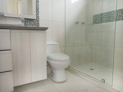 Imagen 11 de 23 de Casa Quinta San Antonio De Los Altos Century 21 Plaza Francia 04125033903 Sz