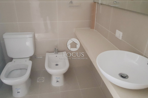 Imagen 8 de 12 de Venta Apartamento 2 Dormitorios Con Terraza Al Frente En Centro