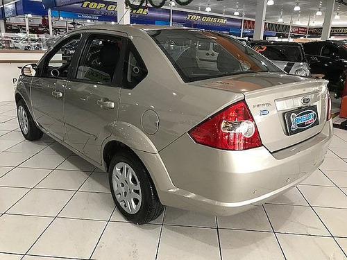 Ford Fiesta Sedan 1.6 Mpi Class Sedan 8v 2010