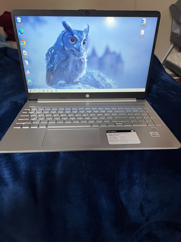 Laptop Hp Intel Core I3 10ma Generación 8gb Ram - 256gb Ssd Plateado (Usado)